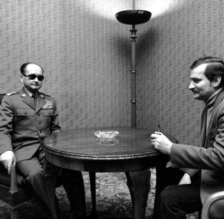 Wojciech Jaruzelski i Lech Wałęsa – symbol Okrągłego Stołu